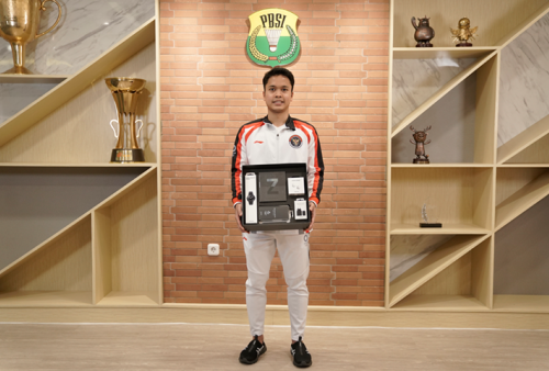 Atlet Indonesia Peraih Medali di Olimpiade Tokyo 2020 Dapat Galaxy Z Fold3 5G dan Galaxy Z Fold3 Thom Browne Edition