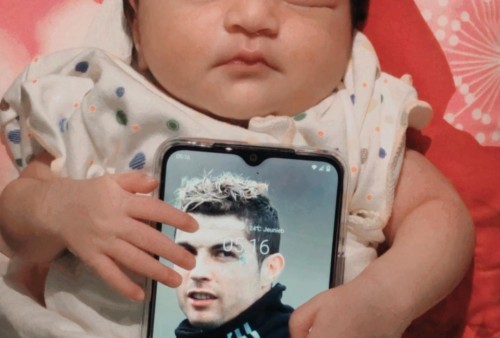 Cucu Cristiano Ronaldo jadi Sorotan, Wajahnya Bikin Netizen Salfok