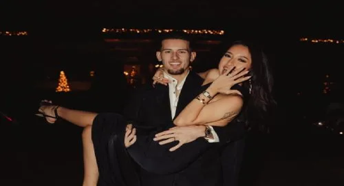 Malam Natal Paling Bersejarah,Justin Hubner Lamar Jennifer Coppen dengan Cincin Bernilai Fantastis, Netizen Ikut Baper!