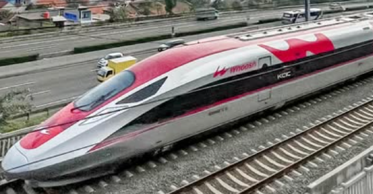 Polemik Utang Kereta Cepat Whoosh, Hasto Sentil Prioritas Kebutuhan Rakyat