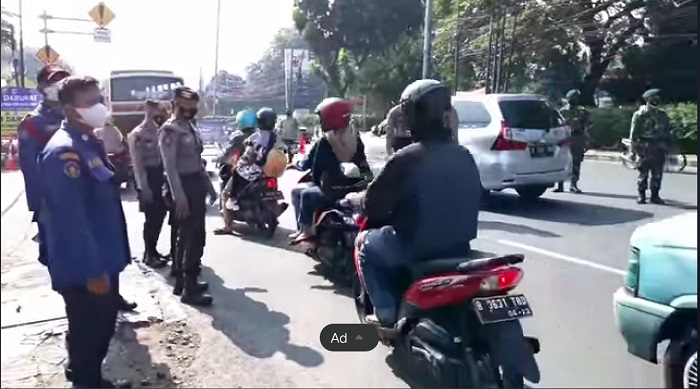 Pos Penyekatan Terlihat Sepi, Pengendara Bebas Lalu Lalang di Jalan Raya Bogor, Sudah Tak Berlakukah STRP?