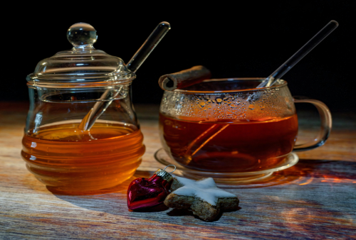 Rutin Minum Air Madu Hangat di Pagi Hari, Memiliki Banyak Manfaat untuk Kesehatan Tubuh