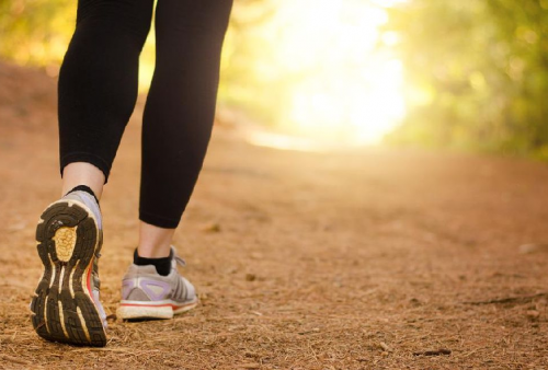 Nggak Perlu Olahraga Berat! Cuma Jalan Kaki Setiap Harinya Bisa Bakar 100 Kalori dalam Sekejap!