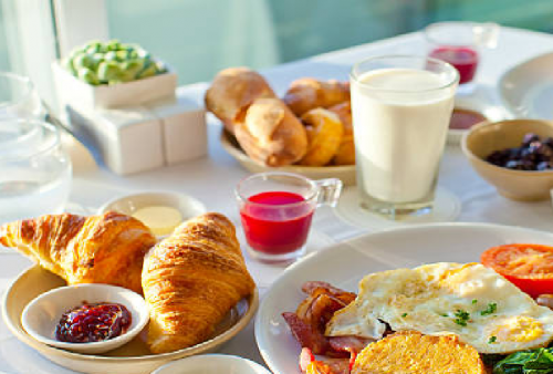 Jangan Asal Kenyang! Hindari 4 Menu Sarapan Ini Kalau Nggak Mau Cepat Lemas dan Ngantuk